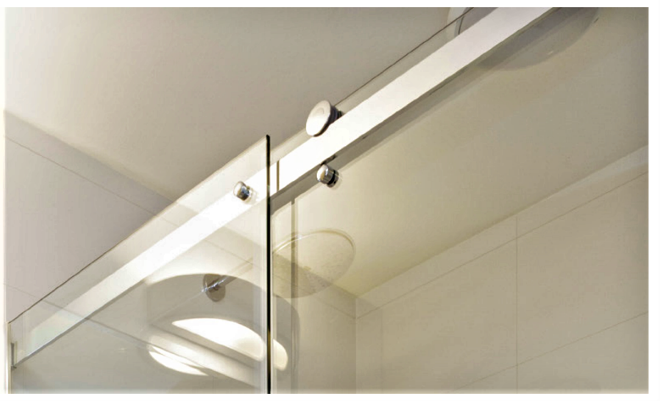 SLIDING SHOWER KIT WITH FIXED panel (SATIN GOLD)